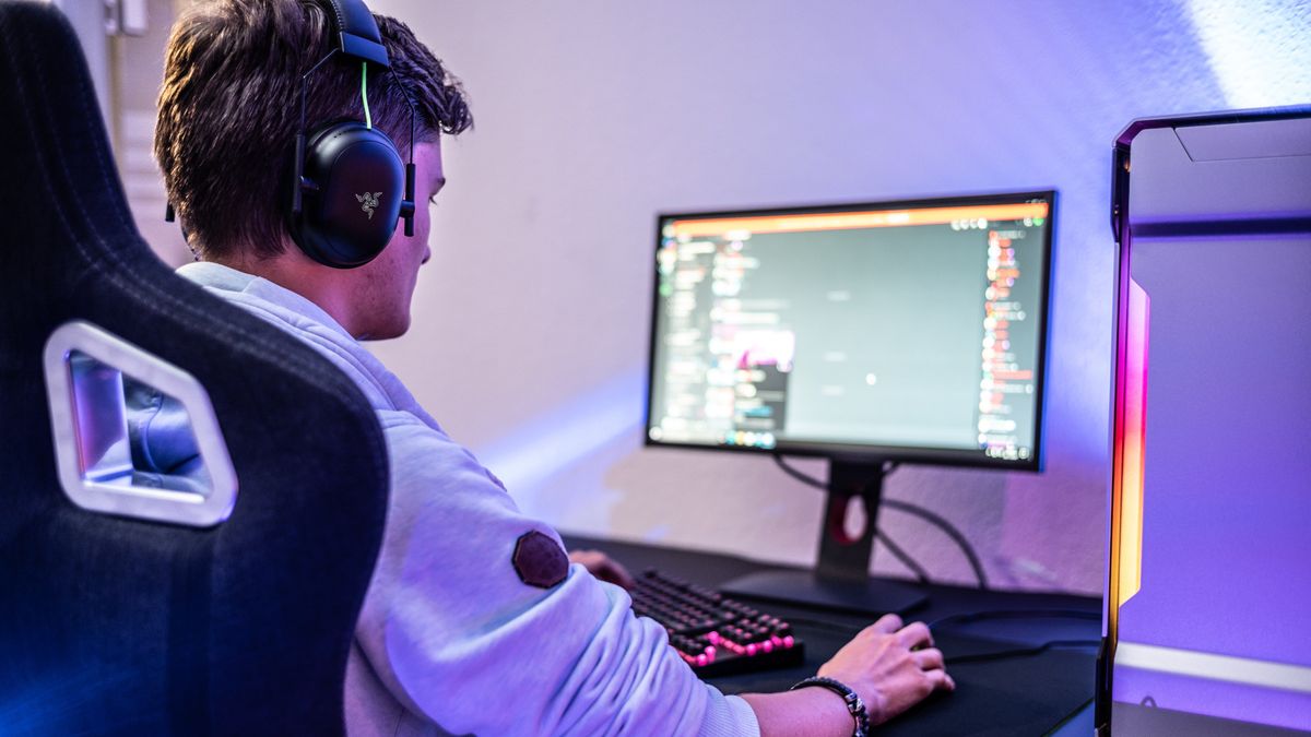 how to check twitch analytics