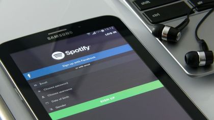 how to delete local files on spotify
