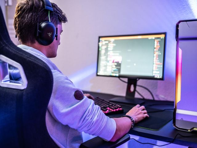 how to check twitch analytics