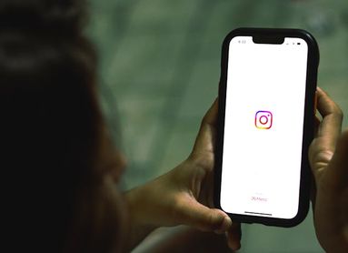 how to half swipe on instagram