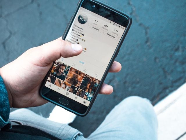 how to see who you requested to follow on instagram