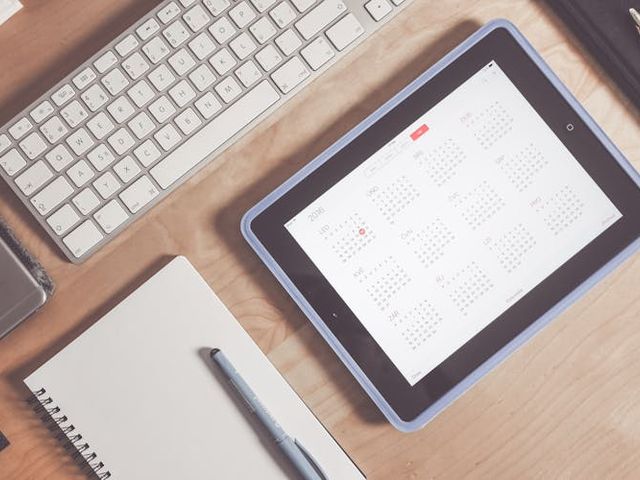 how to uninvite someone from a facebook event