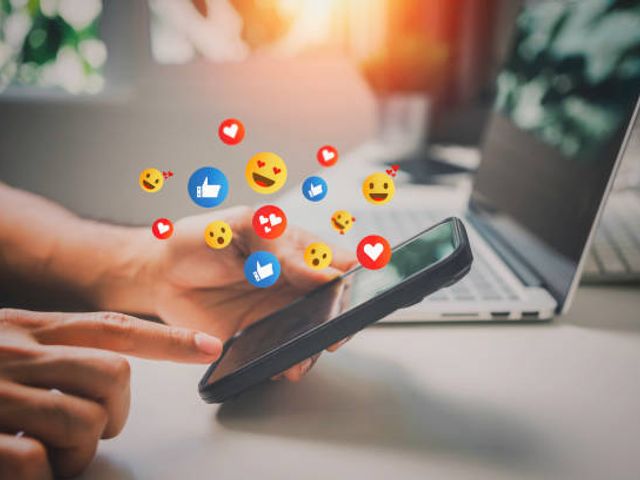 how to react to a message on instagram