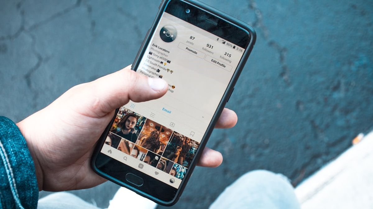 can someone see how many times you viewed their instagram profile