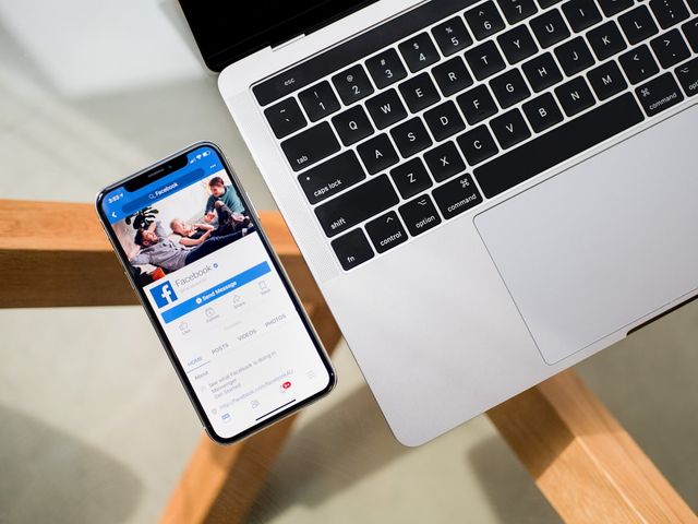 facebook app and laptop